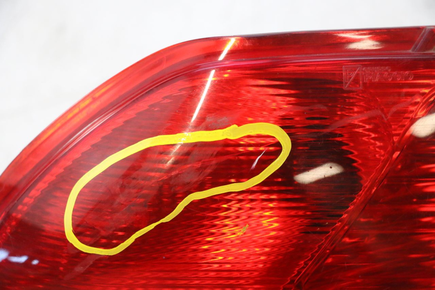 photo de FEU ARRIERE DROIT PIAGGIO MP3 500 (2011 - 2015) - État de surface