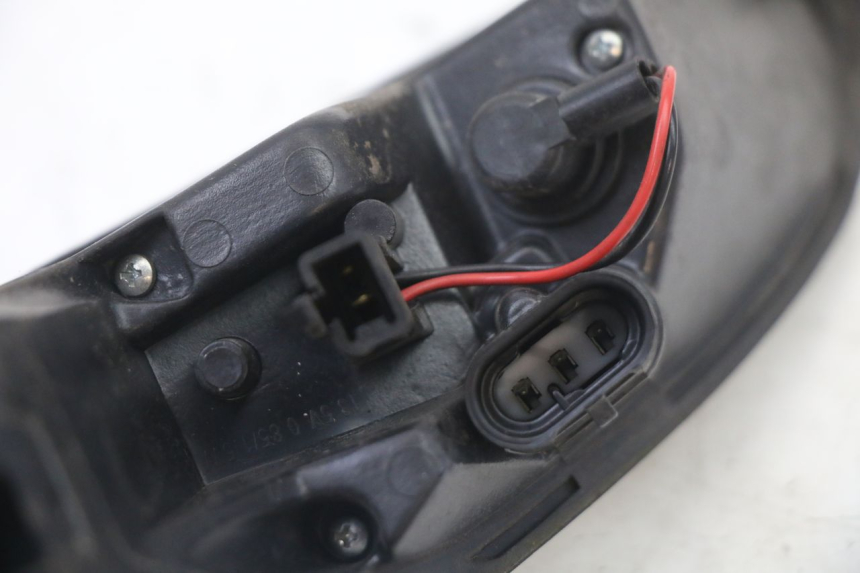 photo de FEU ARRIERE DROIT PEUGEOT SATELIS 125 (2013 - 2018) - Pièce contrôlée