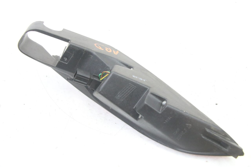 photo de FEU ARRIERE DROIT PEUGEOT SATELIS COMPRESSOR K15 125 (2006 - 2009) - Points de fixation