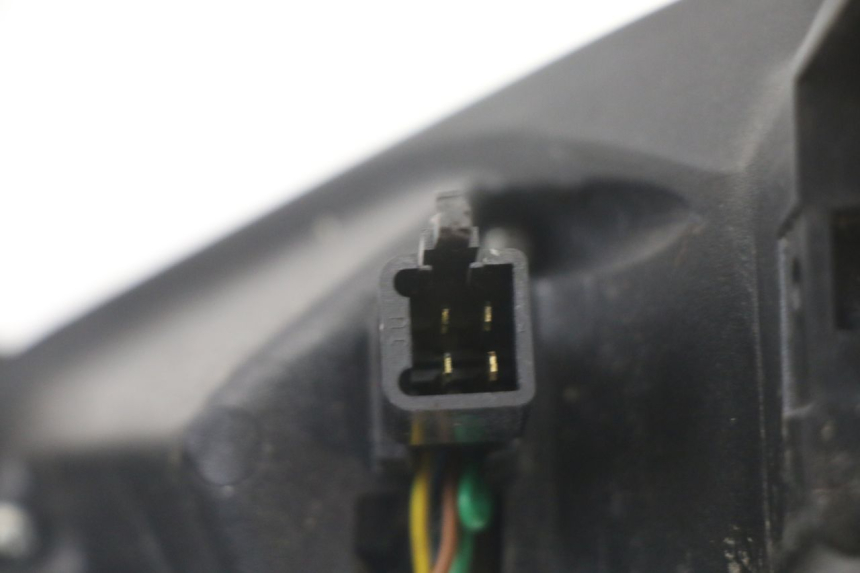 photo de FEU ARRIERE DROIT PEUGEOT SATELIS COMPRESSOR K15 125 (2006 - 2009) - État de surface