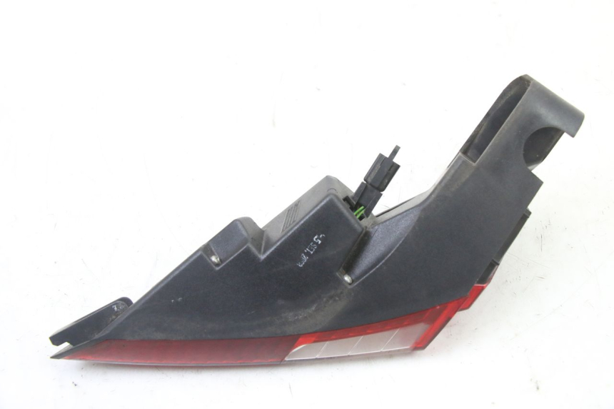 photo de FEU ARRIERE DROIT PEUGEOT SATELIS COMPRESSOR K15 125 (2006 - 2009) - Gros plan technique