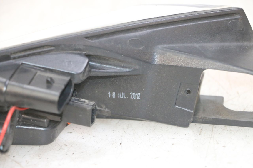 photo de FEU ARRIERE DROIT PEUGEOT SATELIS 125 (2013 - 2018) - Zoom état d’usage