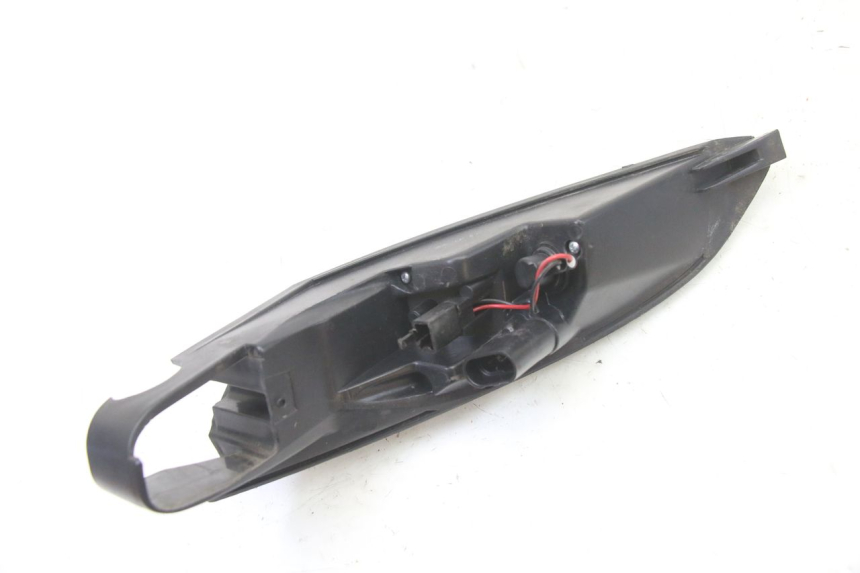 photo de FEU ARRIERE DROIT PEUGEOT SATELIS 125 (2013 - 2018) - Vue d’ensemble