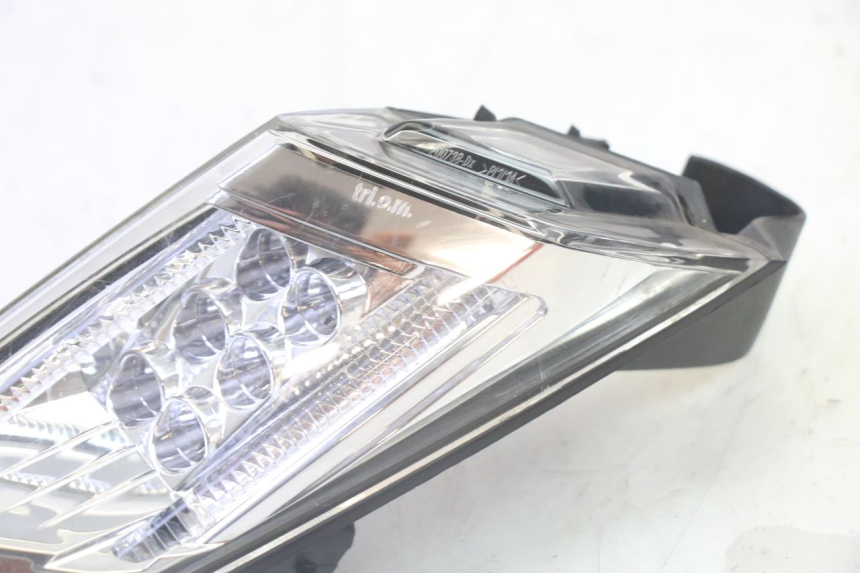 photo de FEU ARRIERE DROIT PEUGEOT SATELIS 125 (2013 - 2018) - Zoom état d’usage