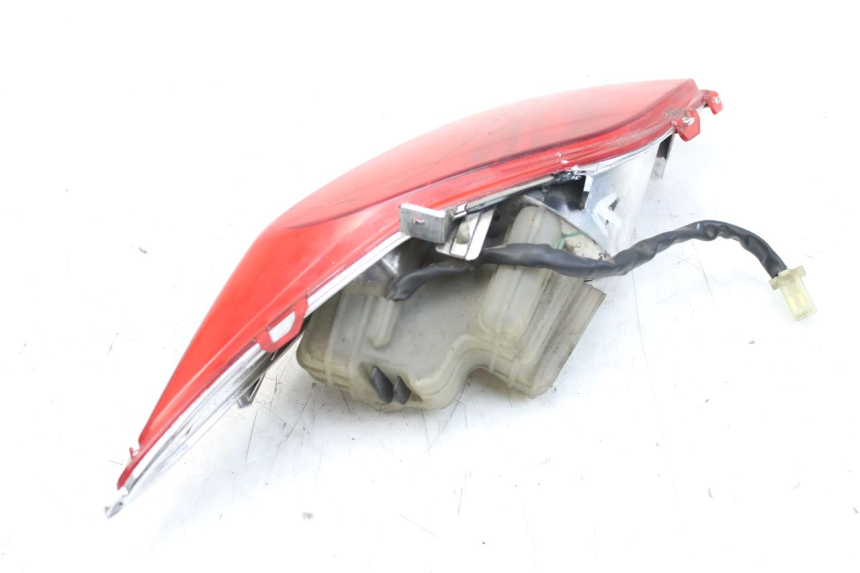 photo de FEU ARRIERE DROIT MBK SKYCRUISER 125 (2010 - 2013) - Points de fixation