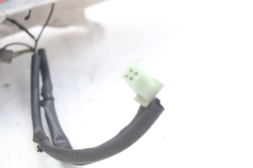 photo de FEU ARRIERE DROIT MBK SKYCRUISER 125 (2006 - 2009) - Zoom état d’usage