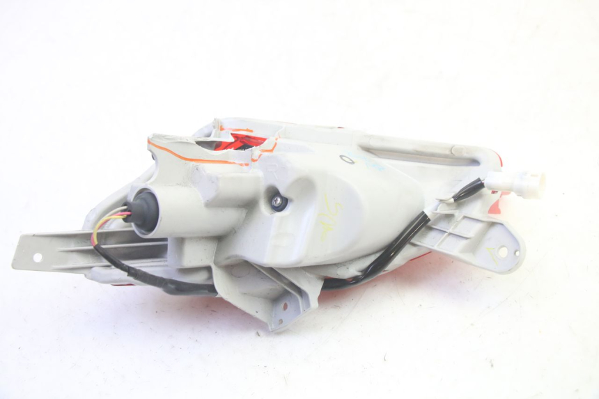 photo de FEU ARRIERE DROIT YAMAHA TRICITY 300 (2020 - 2024) - Points de fixation