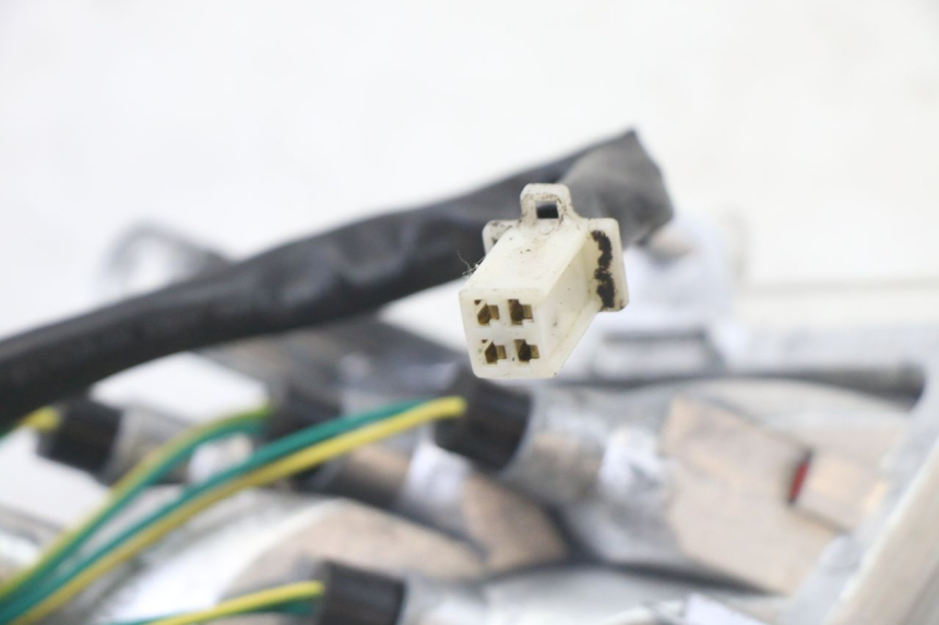 photo de FEU ARRIERE DROIT PEUGEOT VIVACITY NEW 2T 50 (2008 - 2017) - État de surface