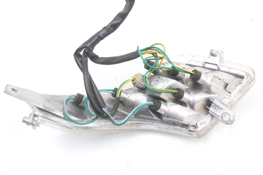 photo de FEU ARRIERE DROIT PEUGEOT VIVACITY NEW 4T 50 (2008 - 2017) - Gros plan technique