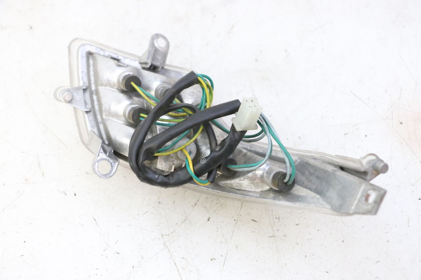 photo de FEU ARRIERE DROIT PEUGEOT VIVACITY NEW 4T 50 (2008 - 2017) - Autre angle de vue