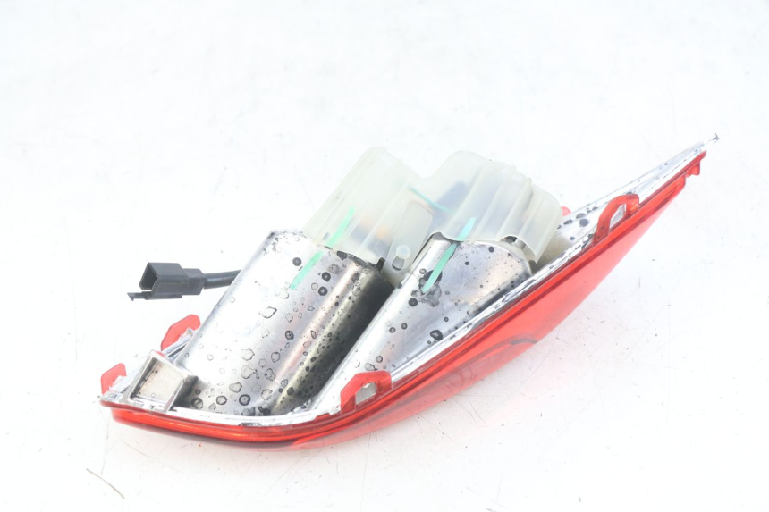 photo de FEU ARRIERE DROIT YAMAHA X-MAX XMAX 125 (2010 - 2013) - Autre angle de vue