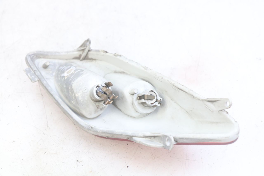 photo de FEU ARRIERE DROIT YAMAHA XMAX X-MAX 125 (2006 - 2009) - Zoom état d’usage