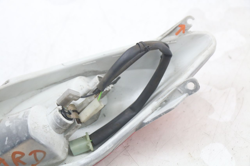 photo de FEU ARRIERE DROIT YAMAHA XMAX X-MAX 125 (2006 - 2009) - Pièce contrôlée