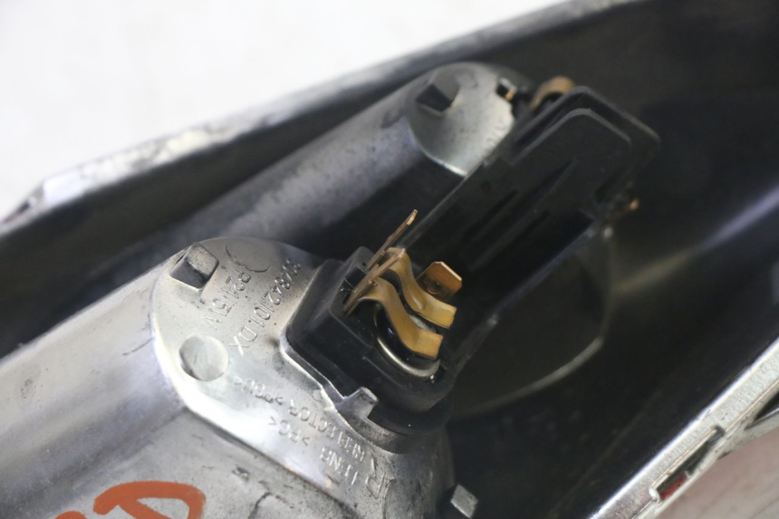 photo de FEU ARRIERE DROIT YAMAHA X-MAX XMAX 250 (2006 - 2009) - Marquages et références