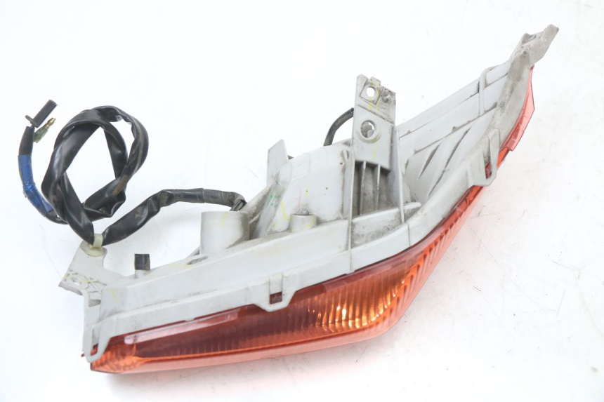 photo de FEU ARRIERE DROIT YAMAHA XMAX X-MAX ABS 125 (2017 - 2020) - Autre angle de vue