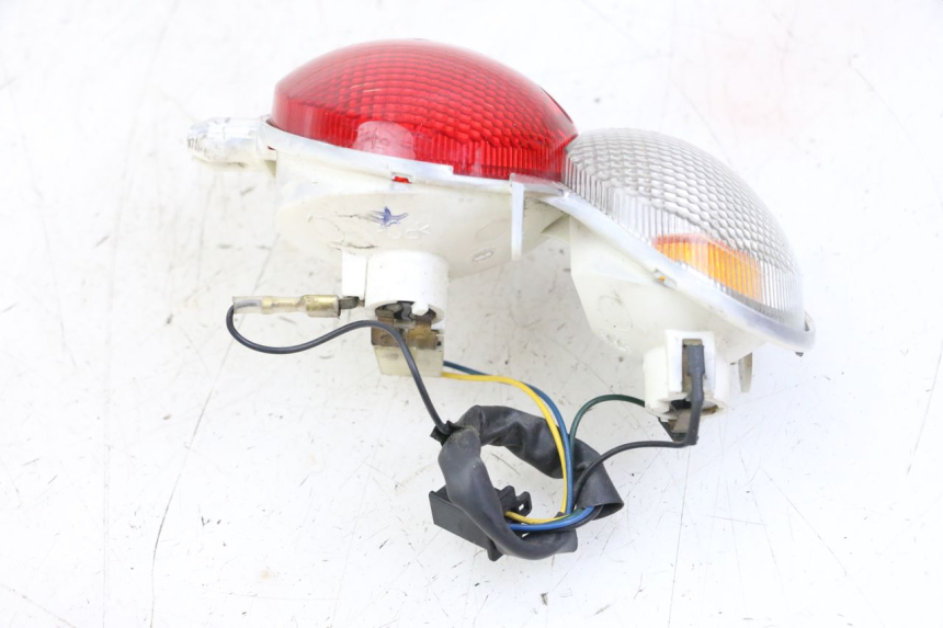 photo de FEU ARRIERE DROIT YAMAHA YP MAJESTY 125 (2007 - 2010) - Détail de la pièce