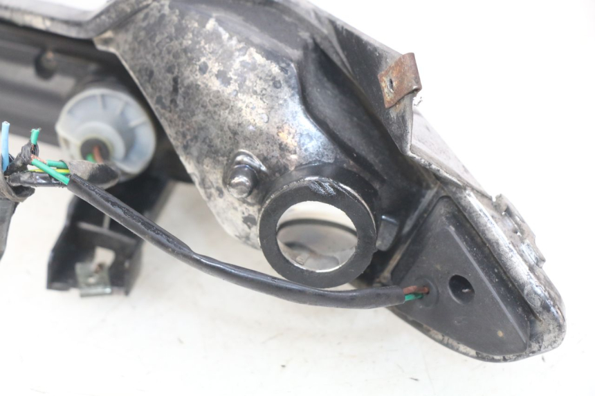 photo de FEU ARRIERE DROIT YAMASAKI YM T 125 (2015 - 2020) - Autre angle de vue