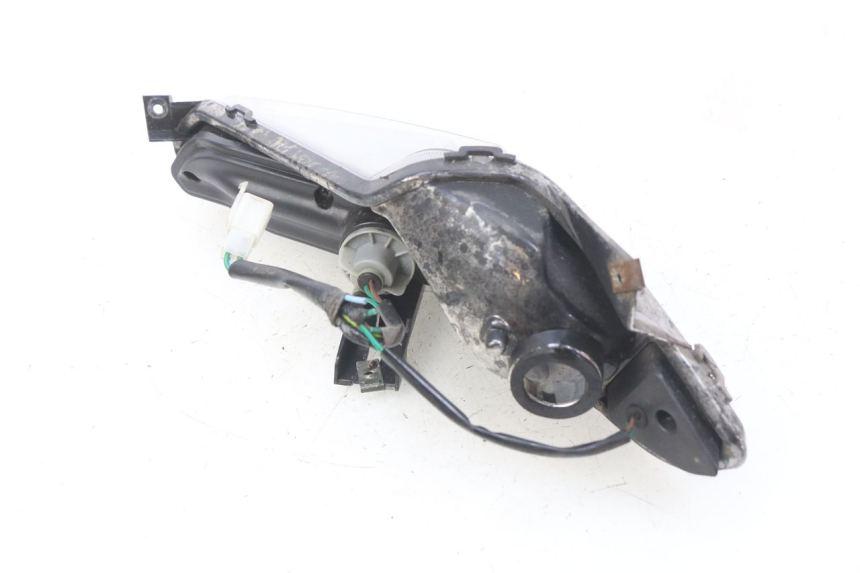 photo de FEU ARRIERE DROIT YAMASAKI YM T 125 (2015 - 2020) - Points de fixation