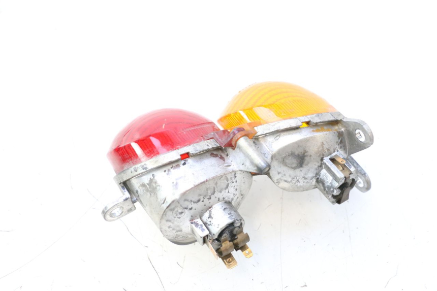 photo de FEU ARRIERE DROIT YAMAHA YP MAJESTY 125 (1998 - 2001) - Détail de la pièce
