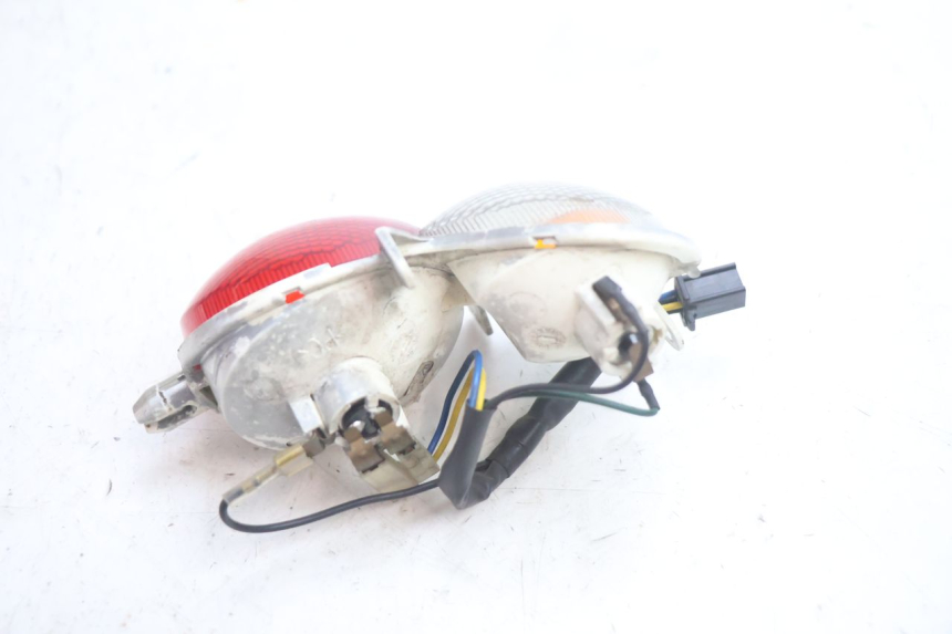 photo de FEU ARRIERE DROIT YAMAHA YP MAJESTY 125 (2002 - 2006) - Zoom état d’usage