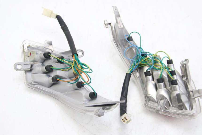 photo de FEU ARRIERE PEUGEOT E-VIVACITY 1 (2012 - 2018) - Gros plan technique