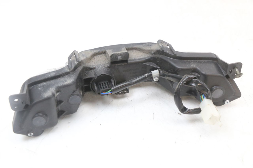 photo de FEU ARRIERE LONGJIA EASY MAX 125 (2020 - 2024) - Autre angle de vue