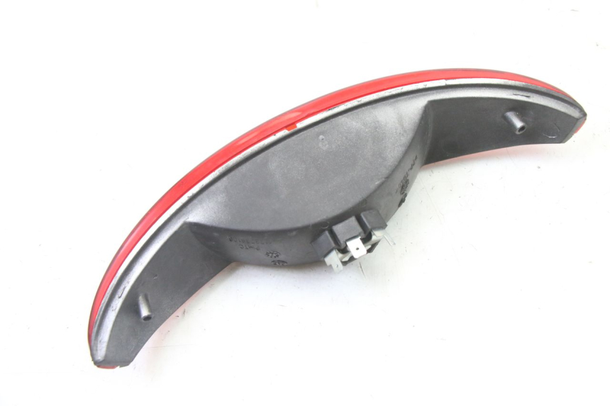 photo de FEU ARRIERE PEUGEOT ELYSEO 125 (1999 - 2004) - Autre angle de vue