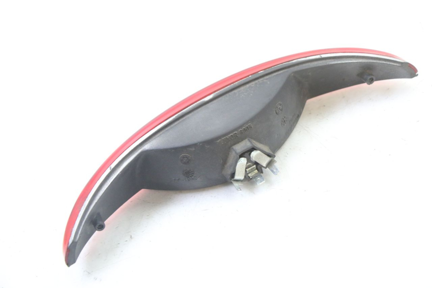 photo de FEU ARRIERE PEUGEOT ELYSEO 125 (1999 - 2004) - Gros plan technique