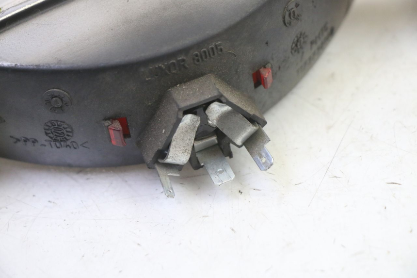 photo de FEU ARRIERE PEUGEOT ELYSTAR 50 (2002 - 2014) - Vue d’ensemble