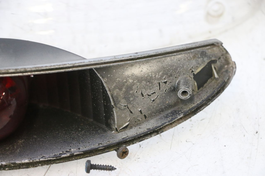 photo de FEU ARRIERE PEUGEOT ELYSTAR 50 (2002 - 2014) - Vue d’ensemble