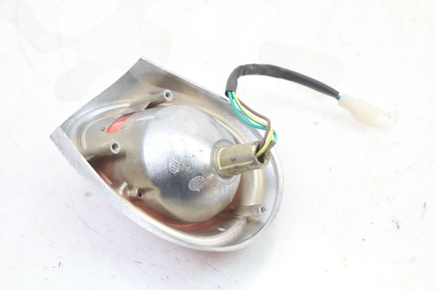 photo de FEU ARRIERE EUROCKA RETRO 50 (2007 - 2014) - Points de fixation