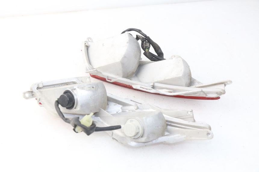 photo de FEU ARRIERE HONDA FES PANTHEON 125 (2003 - 2007) - Zoom état d’usage