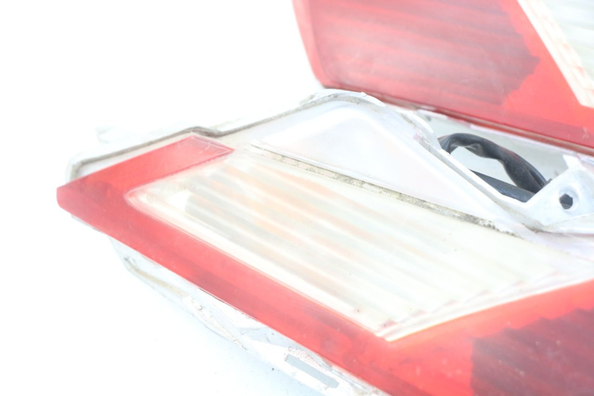 photo de FEU ARRIERE HONDA FES PANTHEON 125 (2003 - 2007) - Points de fixation