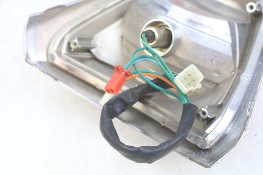 photo de FEU ARRIERE SYM FIDDLE 3 III 125 (2014 - 2020) - Autre angle de vue