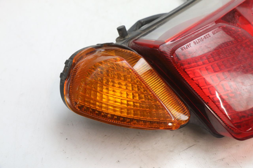 photo de FEU ARRIERE YAMAHA FJR 1300 (2001 - 2005) - Zoom état d’usage