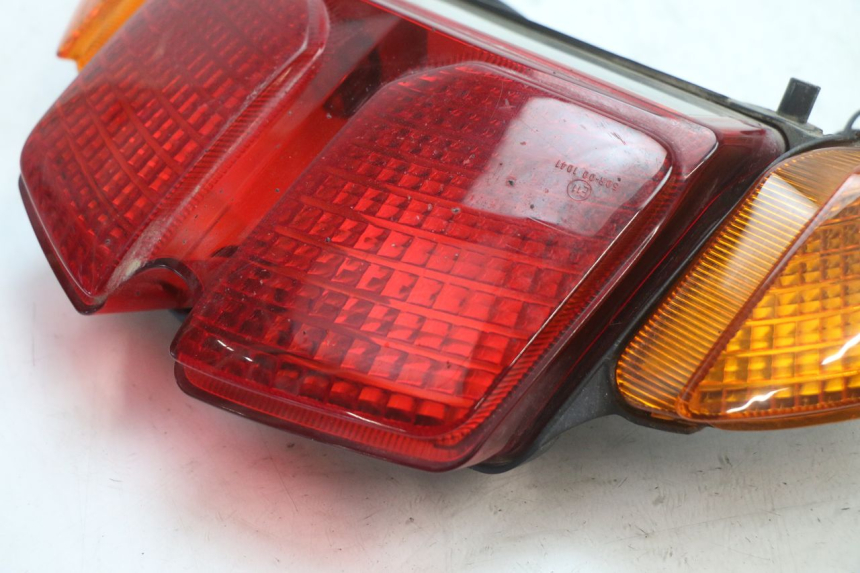photo de FEU ARRIERE YAMAHA FJR 1300 (2001 - 2005) - Vue d’ensemble