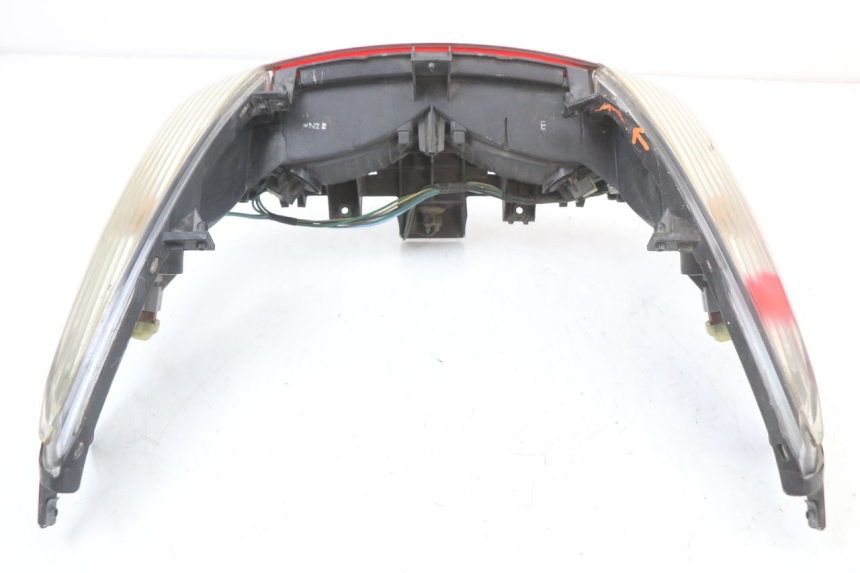 photo de FEU ARRIERE HONDA FJS SILVER WING SILVERWING 400 (2005 - 2008) - Points de fixation