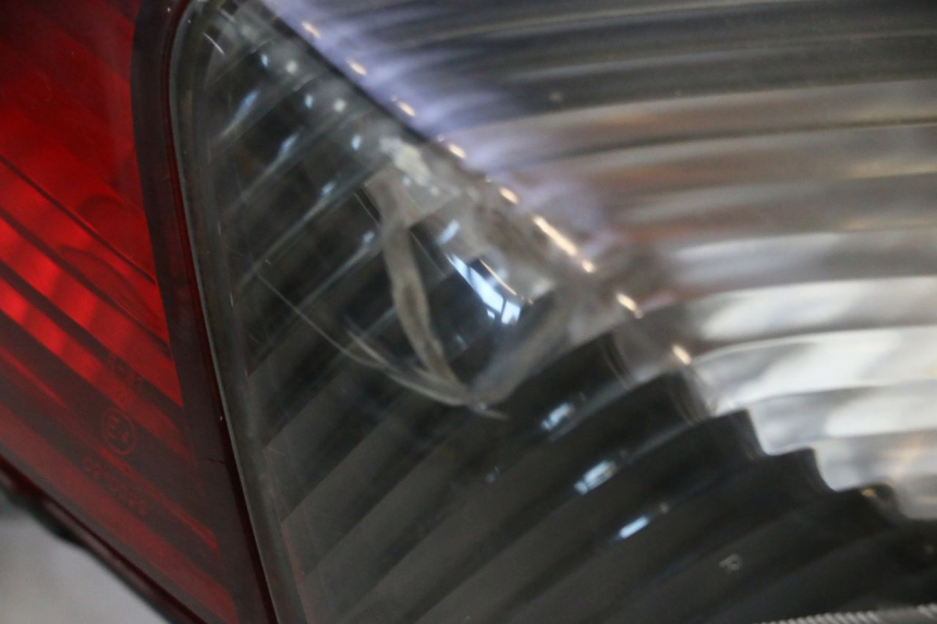 photo de FEU ARRIERE HONDA FJS SILVER WING SILVERWING 400 (2005 - 2008) - Vue rapprochée