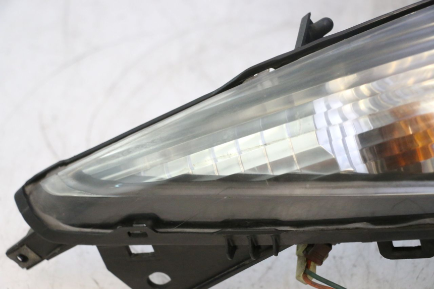 photo de FEU ARRIERE HONDA FJS SILVER WING SILVERWING 400 (2005 - 2008) - Points de fixation