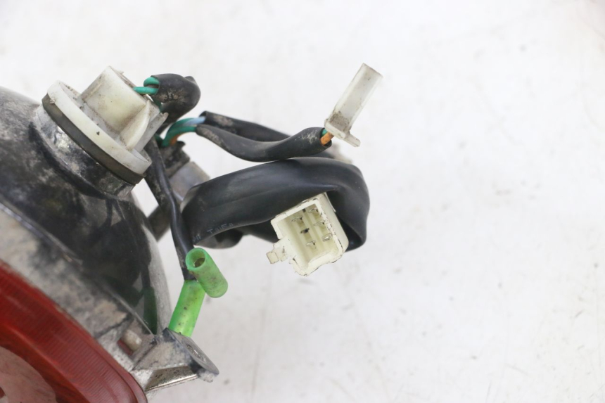 photo de FEU ARRIERE VENESI FLY RETRO 4T 50 (2020 - 2025) - Gros plan technique