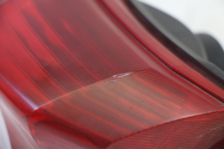 photo de FEU ARRIERE YAMAHA FZ6 N FAZER 600 (2004 - 2006) - Points de fixation