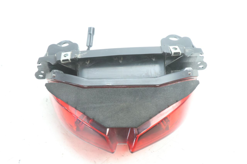 photo de FEU ARRIERE YAMAHA FZ8 800 (2010 - 2016) - Gros plan technique