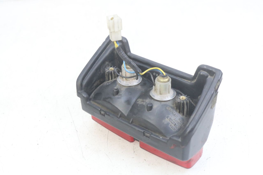 photo de FEU ARRIERE YAMAHA FZS FAZER 600 (1998 - 2001) - Autre angle de vue