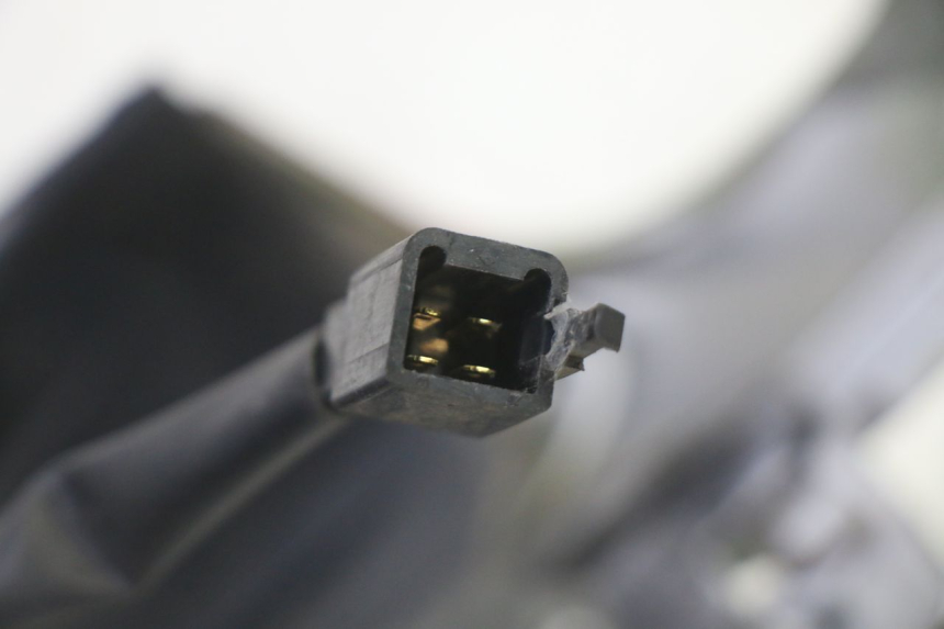 photo de FEU ARRIERE GAUCHE HONDA FES S-WING SWING ABS 125 (2007 - 2015) - Points de fixation