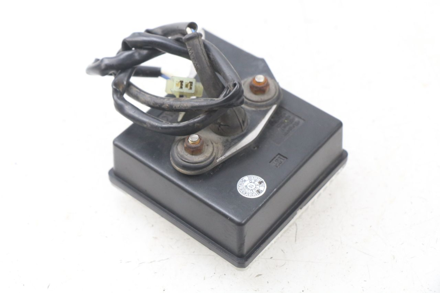 photo de FEU ARRIERE GAUCHE YAMAHA FJR ABS 1300 (2006 - 2012) - Zoom état d’usage