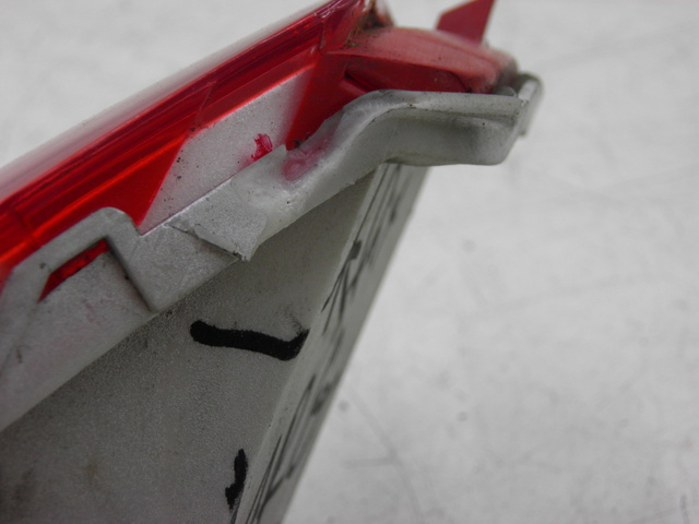 photo de FEU ARRIERE GAUCHE HONDA FES PANTHEON 125 (2003 - 2007) - Points de fixation