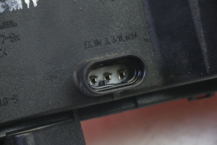 photo de FEU ARRIERE GAUCHE PIAGGIO MP3 HPE 350 (2018 - 2020) - Vue d’ensemble