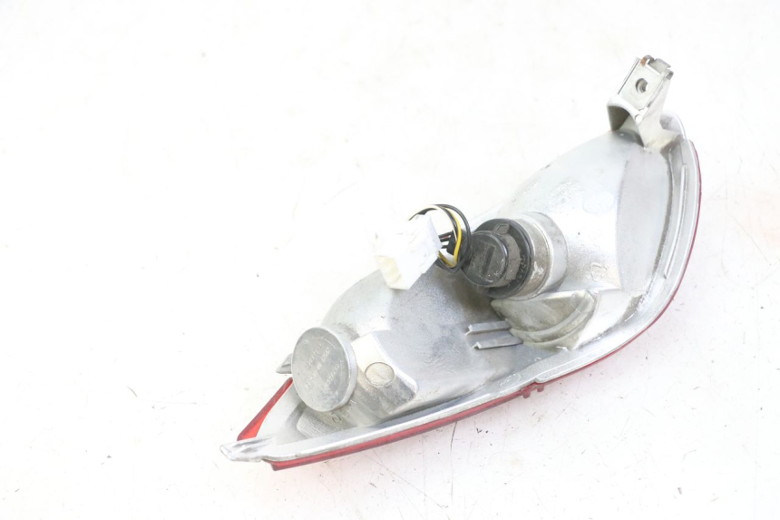 photo de FEU ARRIERE GAUCHE PIAGGIO MP3 LT 300 (2010 - 2016) - Autre angle de vue