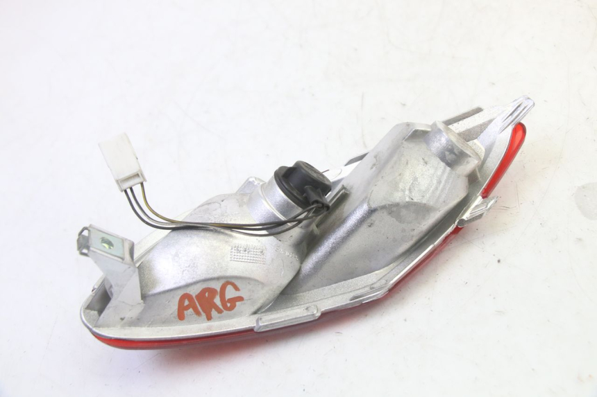 photo de FEU ARRIERE GAUCHE PIAGGIO MP3 LT 300 (2010 - 2016) - Gros plan technique