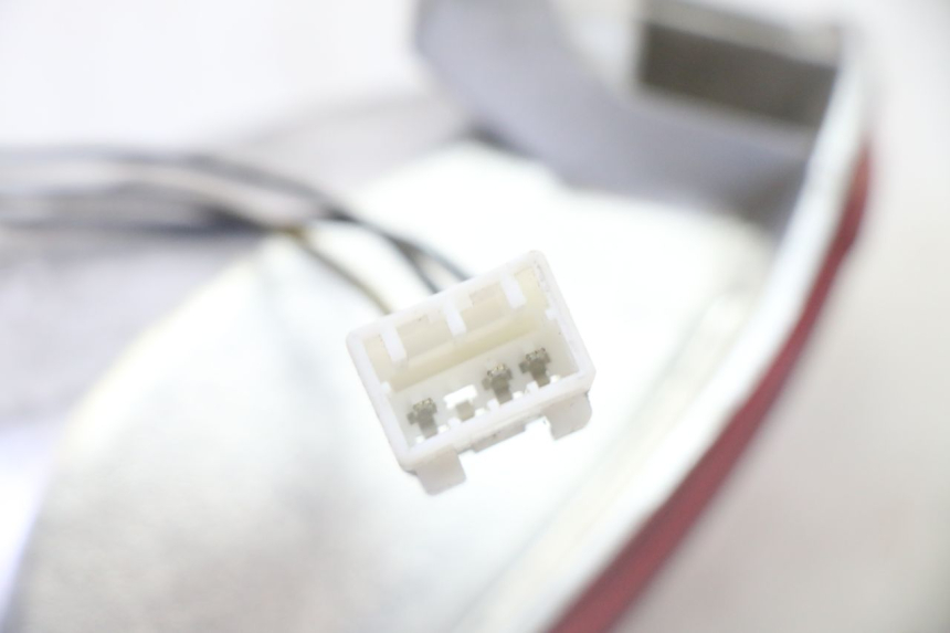 photo de FEU ARRIERE GAUCHE PIAGGIO MP3 LT 300 (2010 - 2016) - Points de fixation